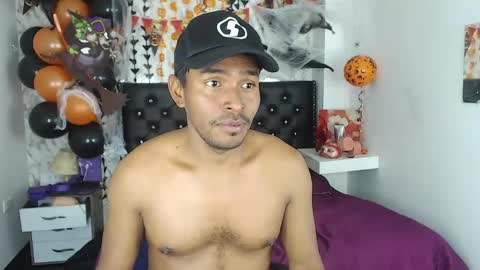 adam_morgan2 online show from October 18, 6:28 am