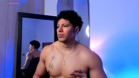 adambrocs1 online show from March 29, 11:50 pm