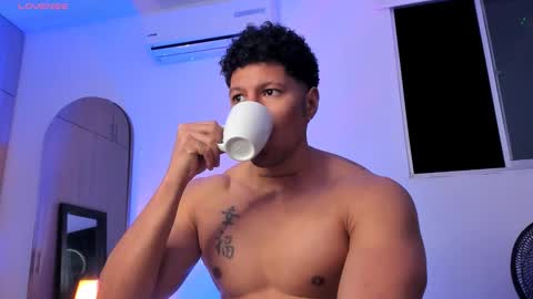 adambrocs1 online show from November 30, 8:10 am