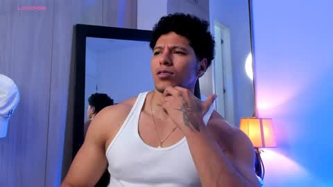 adambrocs1 online show from April 1, 3:31 pm