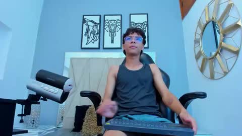 Adams Bobby online show from November 6, 1:03 pm