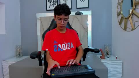 Adams Bobby online show from December 5, 12:03 pm