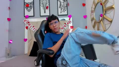 Adams Bobby online show from February 16, 11:41 am