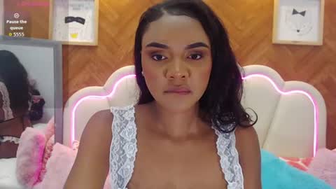 adarose_ online show from June 13, 7:24 pm