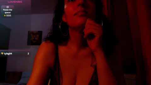 amy        online show from November 28, 8:32 am