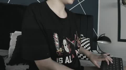 Ade  online show from February 7, 8:10 pm