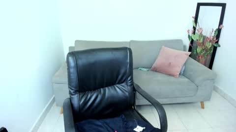 Carolina online show from December 5, 11:30 am