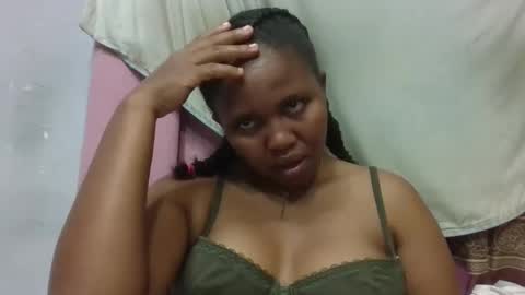 adelealy online show from March 25, 12:01 pm