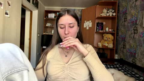 Poly online show from March 27, 9:32 am