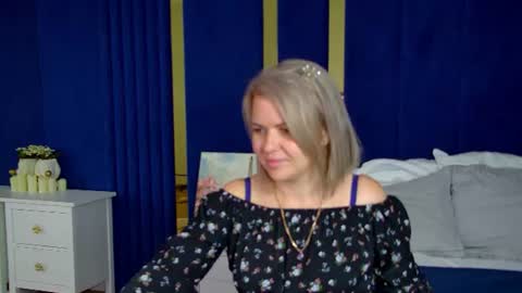 AdeleRavelle online show from July 21, 10:39 am