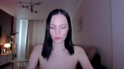 Adele Shine online show from April 22, 4:30 am