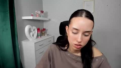 Adele online show from April 3, 5:47 am