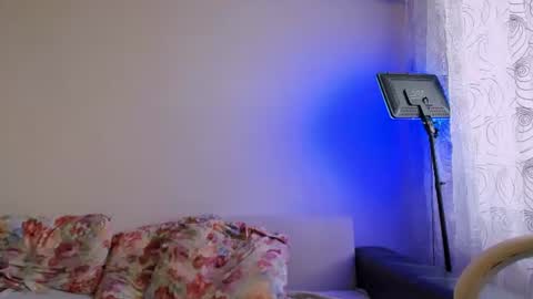 adelina_xxx online show from June 19, 10:43 am