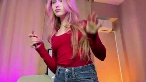 adelinecrash online show from April 23, 8:22 am