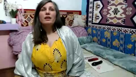 adelinemilf online show from April 14, 10:29 am