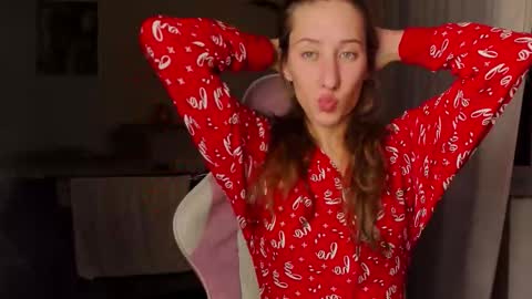 Adell online show from September 28, 9:35 pm