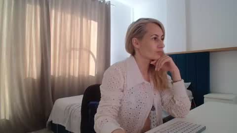 Adellyn online show from July 20, 3:14 pm