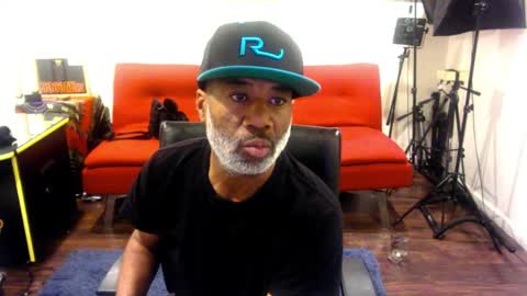 adick_ting online show from November 16, 6:43 pm