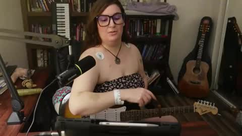 adobe_angel304 online show from December 14, 1:23 am