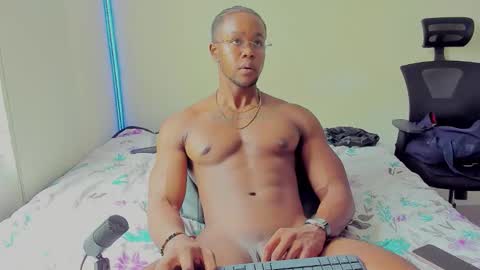 Adonis Knight  online show from October 5, 7:32 pm