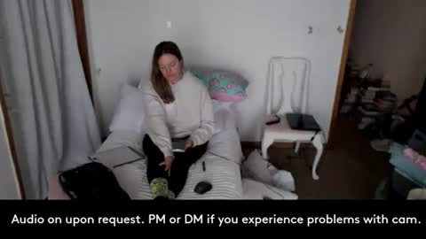 adorable22 online show from September 17, 11:46 am