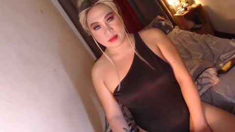 MsKim  online show from April 16, 2:11 am