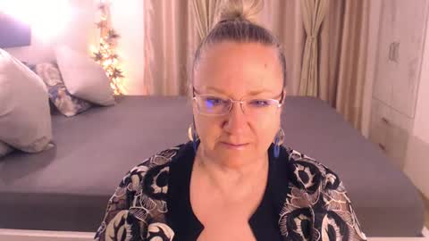 Cryna online show from March 3, 4:36 am