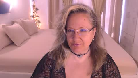 Cryna online show from November 1, 10:58 am