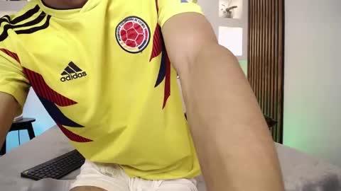 adrianstark_ online show from June 7, 1:05 pm