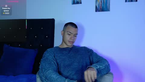 adriel_escalante online show from April 11, 6:40 am