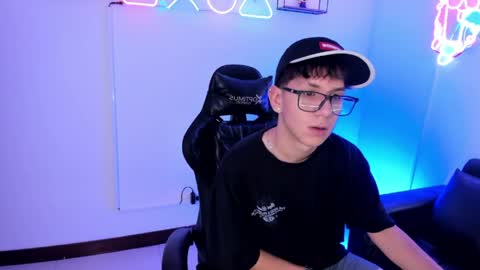 adrien_silex online show from April 16, 3:12 pm