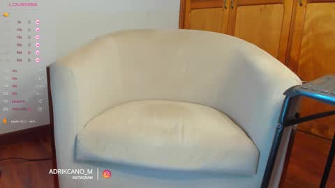 Snapshot of adrikcano_m chatting on March 3, 9:15 pm Santi online show from March 3, 9:15 pm