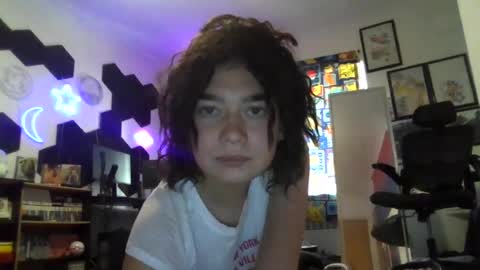 affie_ online show from June 17, 7:19 pm