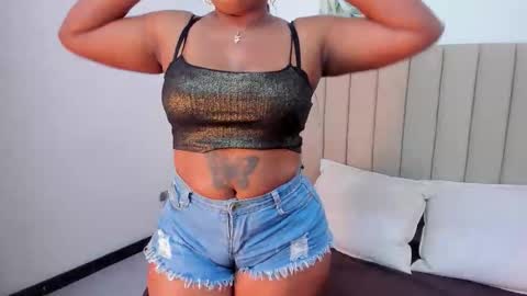 Snapshot of afrodita_de_amor chatting on October 18, 1:26 pm Vr. online show from October 18, 1:26 pm