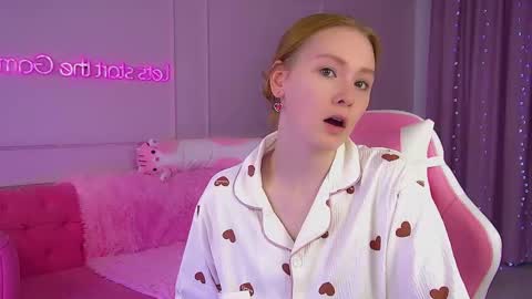 Snapshot of agatafoxley chatting on October 6, 7:04 am AgataFoxley online show from October 6, 7:04 am