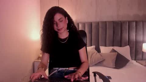 Snapshot of agatha_mendoza chatting on October 14, 10:35 pm AgathaMendoza online show from October 14, 10:35 pm