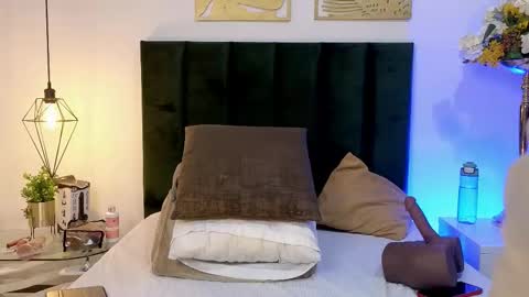 Agathaa white online show from September 11, 1:34 pm