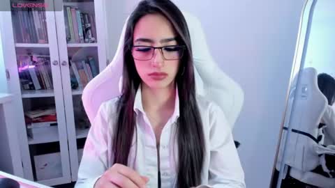 agathablair4 online show from June 12, 1:32 pm