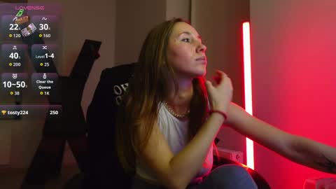 Agelina Lilly Laura online show from November 29, 8:05 pm