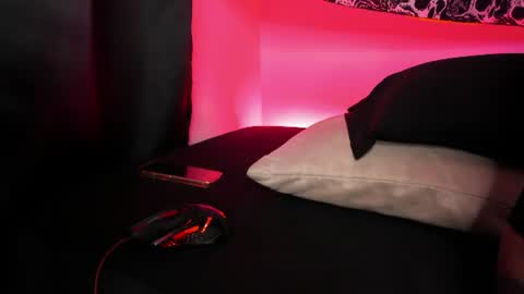 agnes_jones online show from June 13, 2:22 am