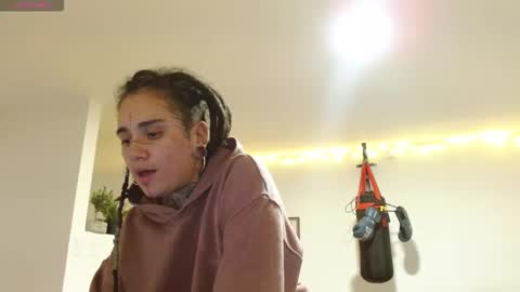 Agness online show from November 13, 12:35 am