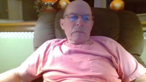 aguynrkfrd online show from November 7, 10:40 am