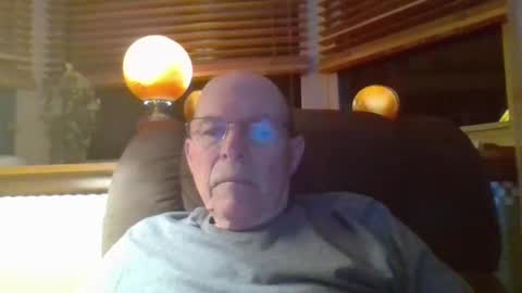 aguynrkfrd online show from November 24, 10:36 am