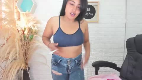 Ahisha online show from February 5, 2:37 pm