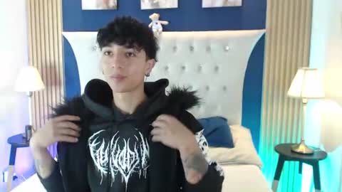 Aiden online show from June 22, 1:07 pm