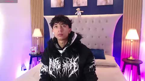 Aiden online show from June 24, 1:18 pm
