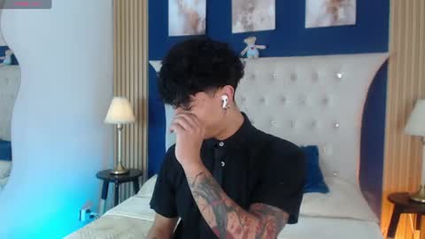 Aiden online show from June 18, 1:16 pm
