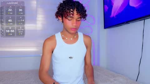 Aaron Winter online show from February 7, 7:06 pm