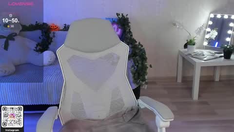 Lynn online show from February 27, 1:59 pm