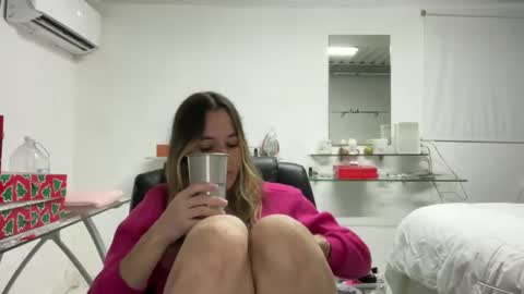 Aile online show from December 22, 3:02 am